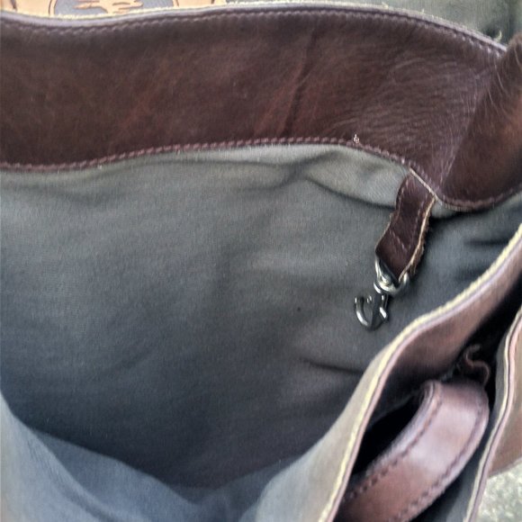 Ellington Vintage Pebbled Leather Messenger Crossbody Bag Adjustable Straps - Picture 4 of 10